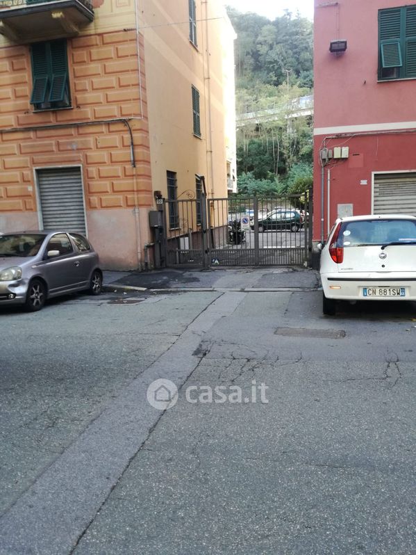 Garage/Posto auto in Vendita in Via Bolzaneto 50 a Genova