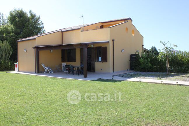 Casa Bi/Trifamiliare in Vendita in Via Piane Nuove 11 a Lascari