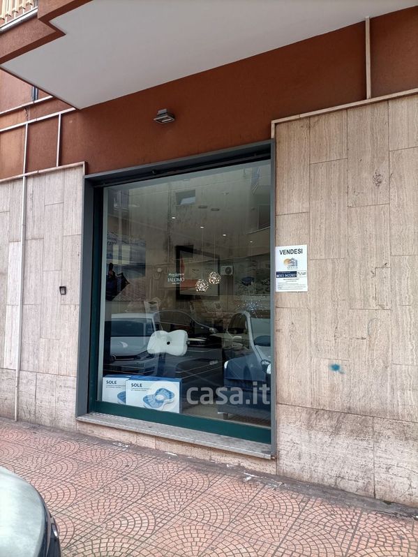 Negozio/Locale commerciale in Vendita in Via Giuseppe Verdi a Taranto