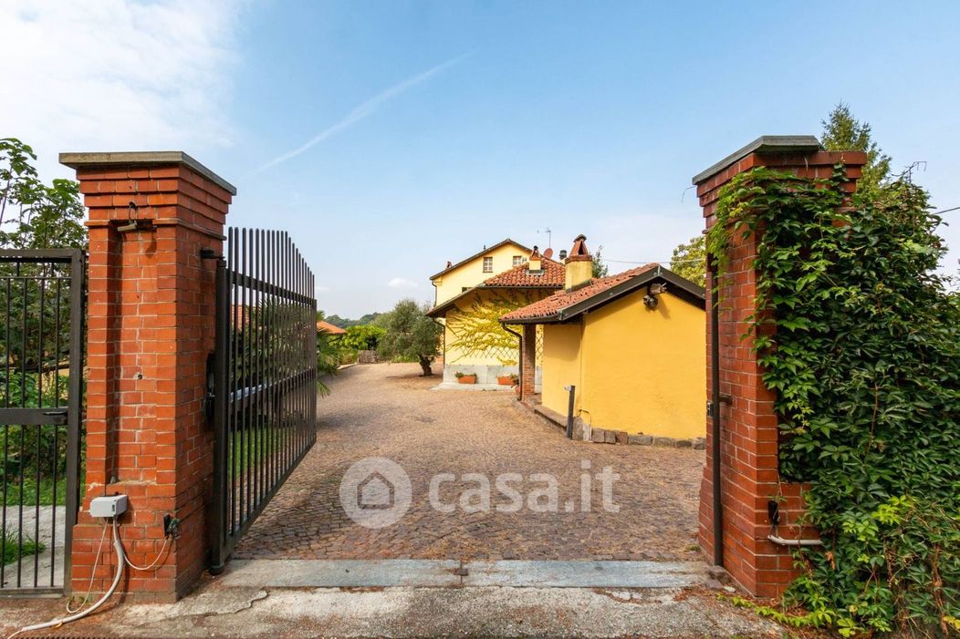 Villa in Vendita in Strada Comunale di Mongreno a Torino