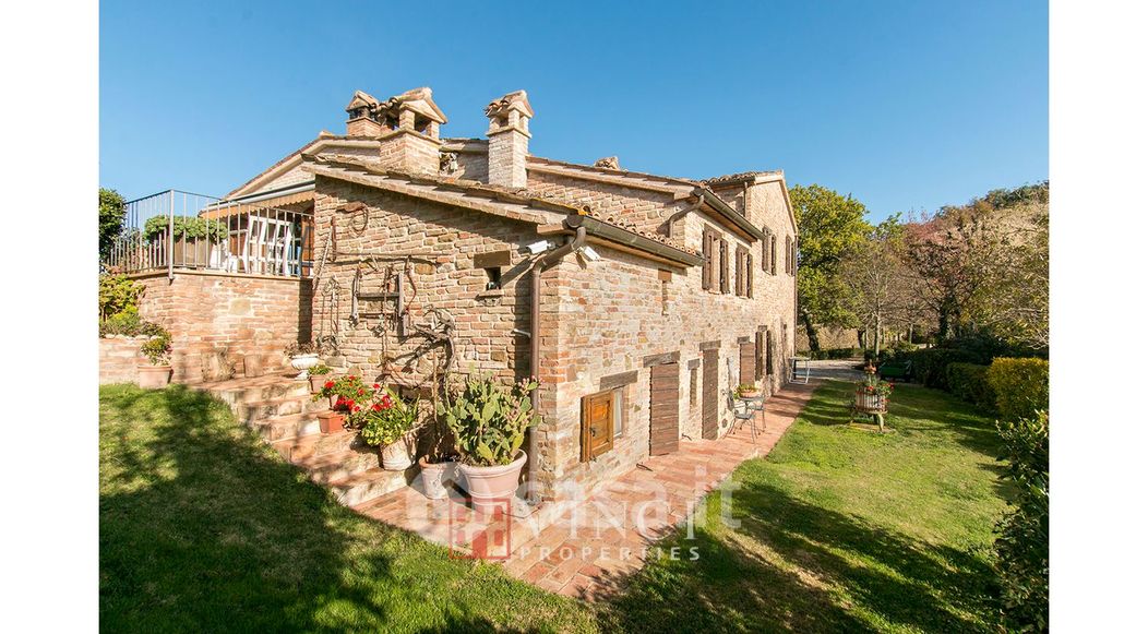 Rustico/Casale in Vendita in Via San Bartolo a Urbino