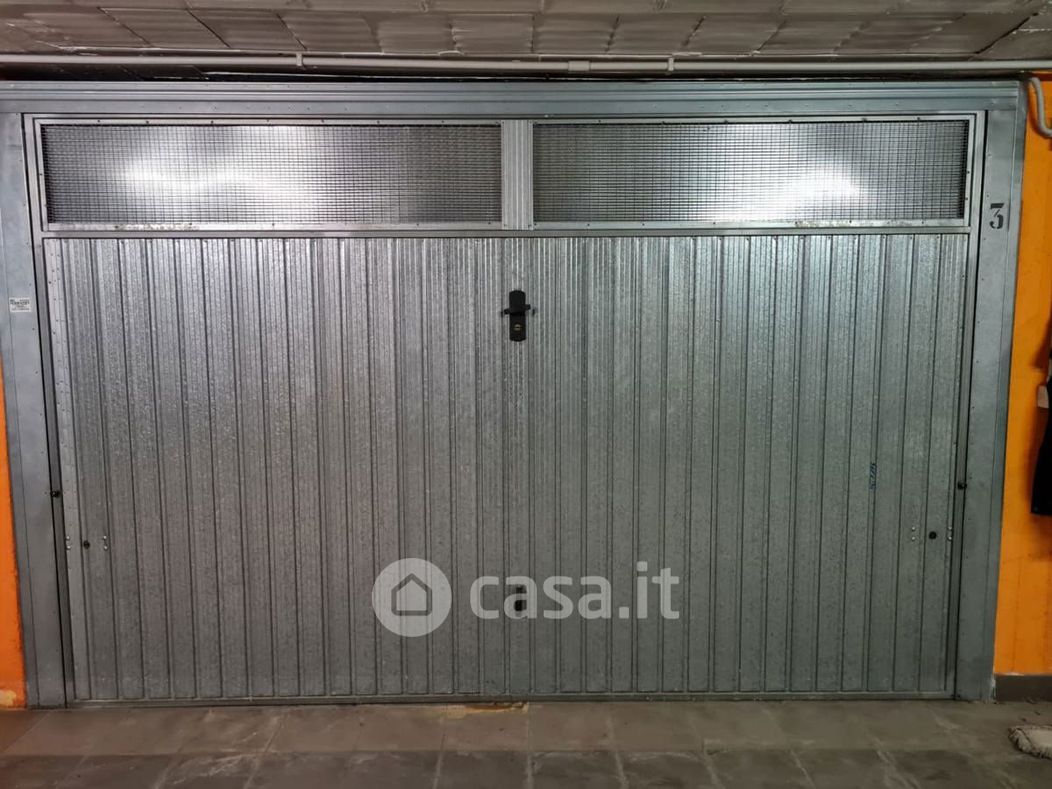 Garage/Posto auto in Vendita in Viale delle Accademie a Roma