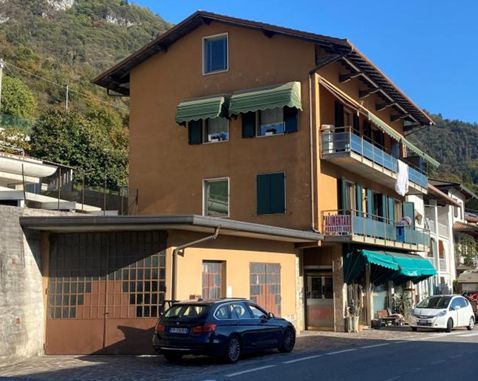 Negozio/Locale commerciale in Vendita in Via Sant'Antonio 20 a Sovere