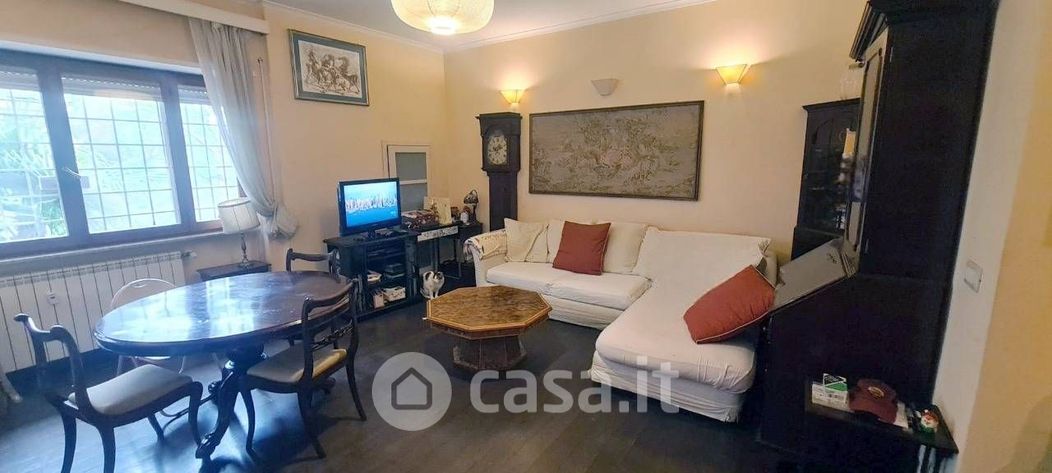Appartamento in Vendita in Via Cassia a Roma