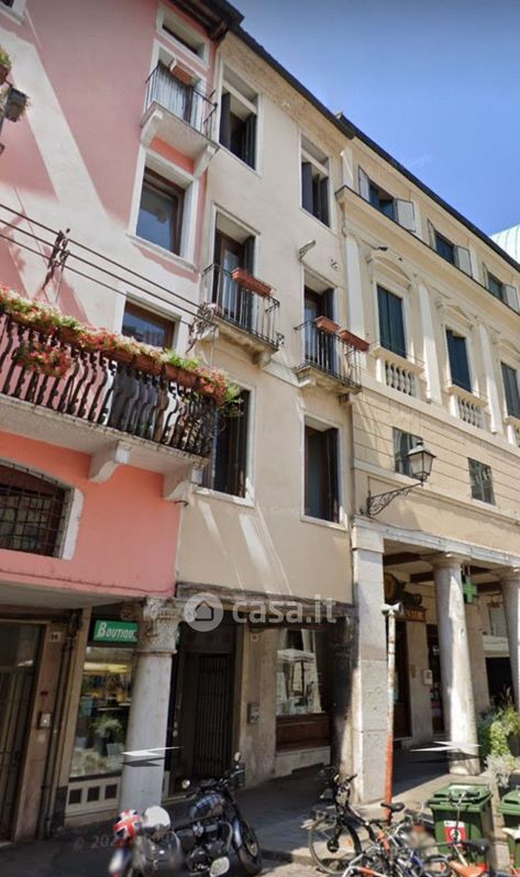 Appartamento in Vendita in Piazza delle Erbe a Vicenza