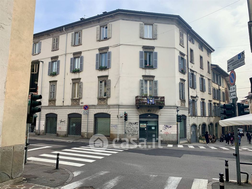 Negozio/Locale commerciale in Vendita in Via San Giovanni Bosco 1 a Bergamo