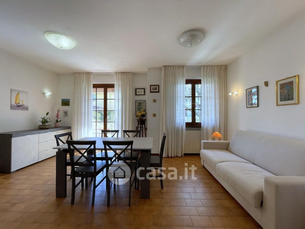 Villa in Affitto in Via Giovanni Cimabue 55041 a Camaiore