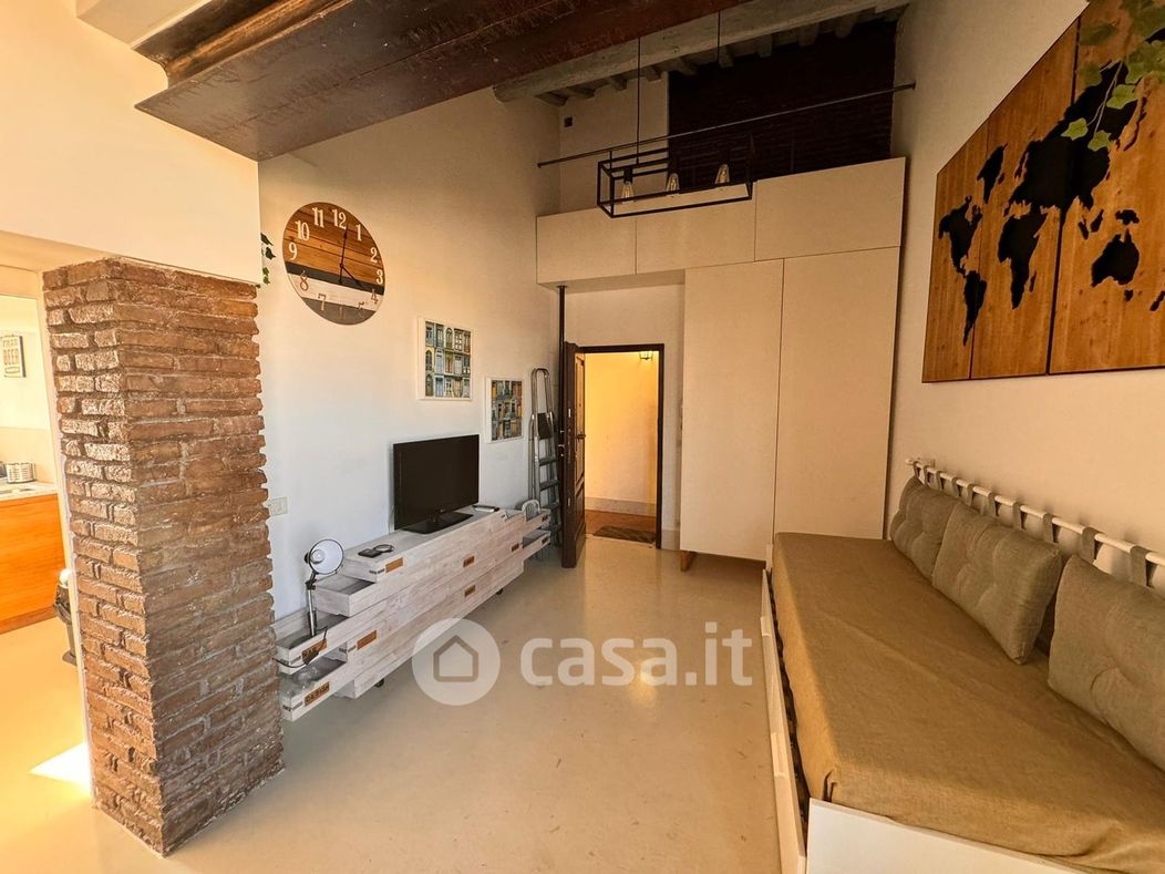 Appartamento in Vendita in Via de' Ciancaleoni a Roma