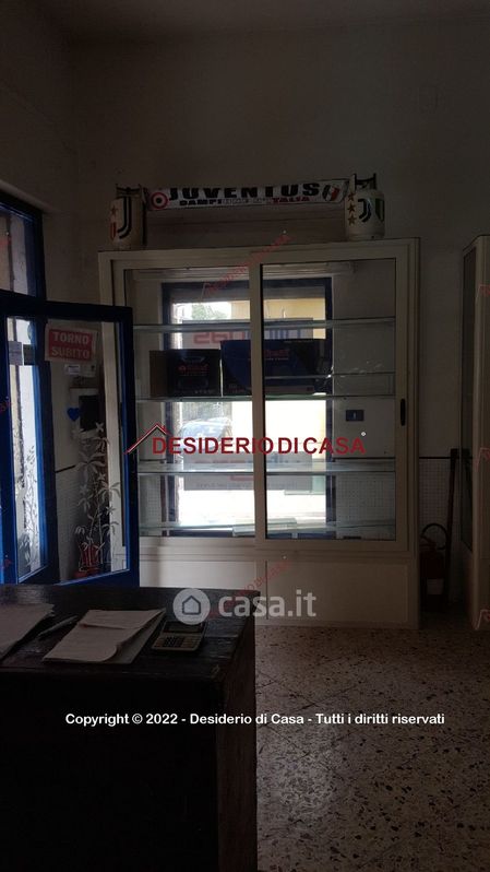 Negozio/Locale commerciale in Affitto in Via Carà a Bagheria
