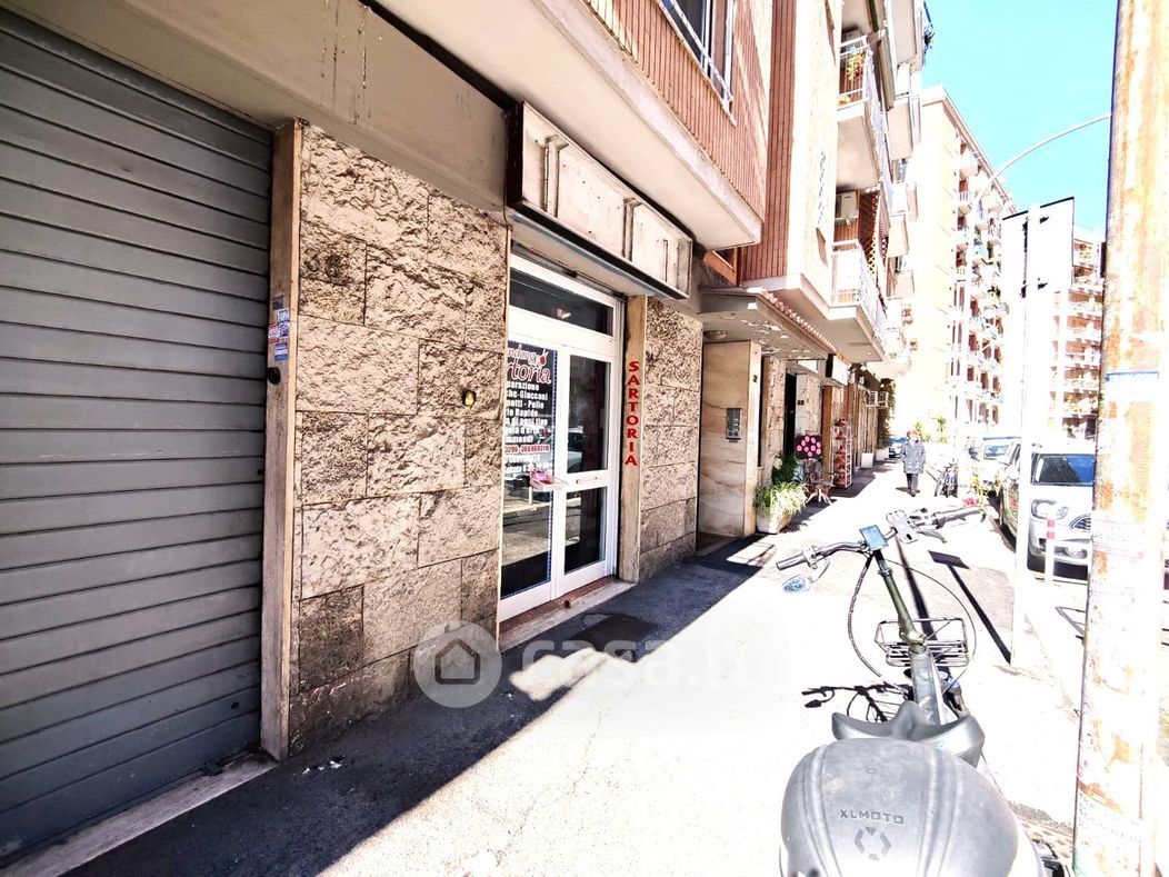 Negozio/Locale commerciale in Affitto in Via Giovanni Aldini 34 a Roma