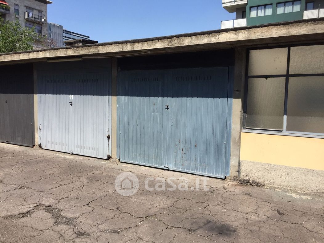 Garage/Posto auto in Vendita in Via Privata Don Bartolomeo Grazioli 14 a Milano