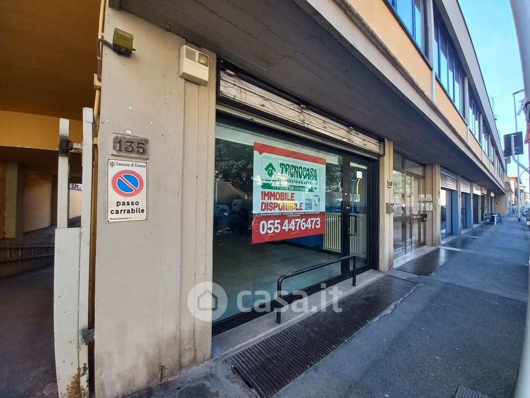 Negozio/Locale commerciale in Vendita in Via Reginaldo Giuliani 137 A a Firenze