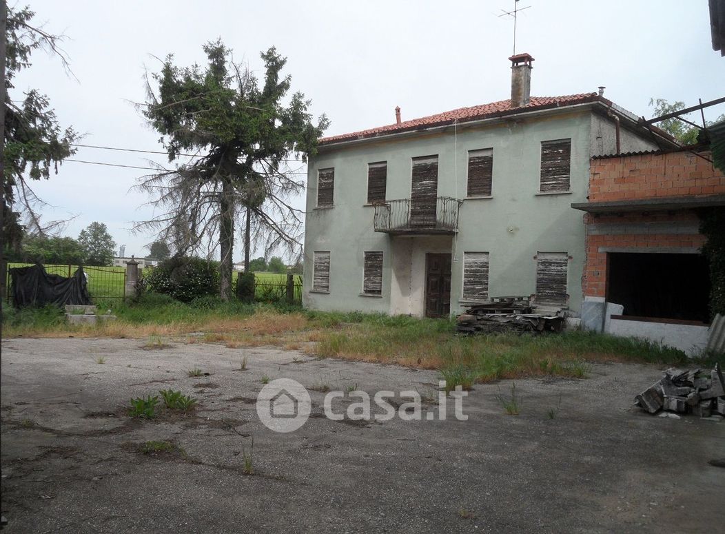 Rustico/Casale in Vendita in Via Barbugine 42 a Cerea