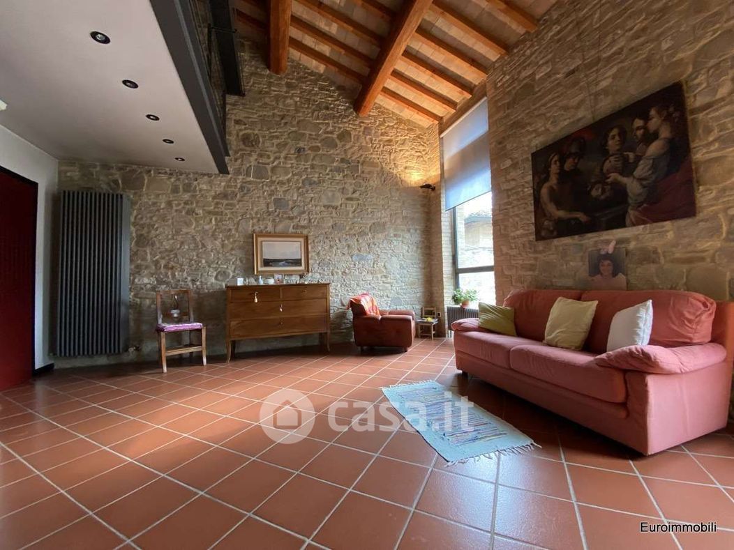 Villa in Vendita in Via Aguarata a Traversetolo