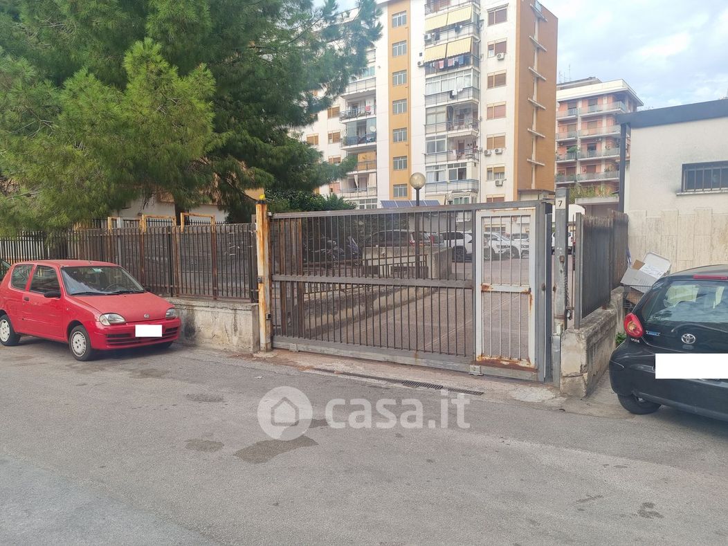 Garage/Posto auto in Vendita in Via Portogallo 7 a Palermo