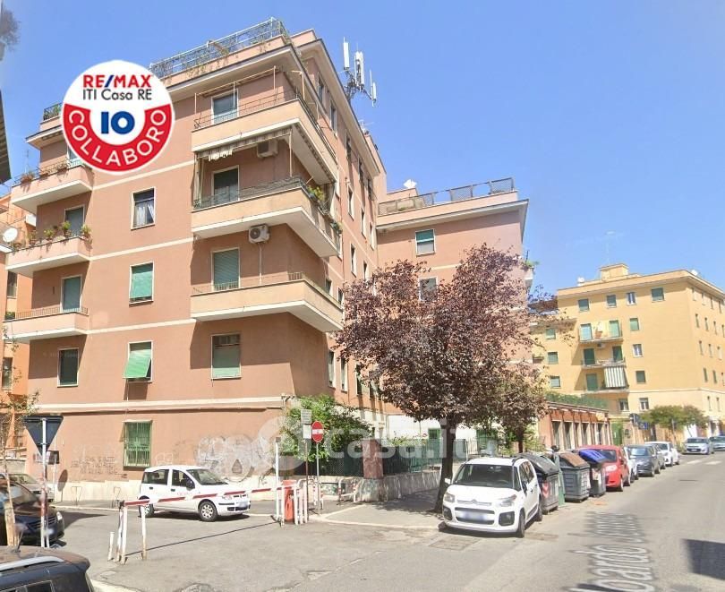 Appartamento in Vendita in Via Biagio Pallai 9 a Roma