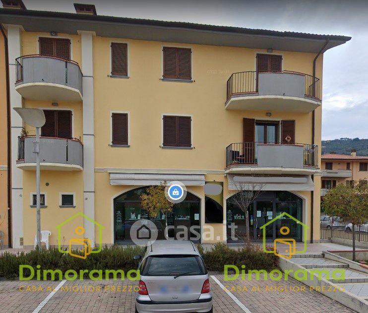 Negozio/Locale commerciale in Vendita in Via Terrarossa a Uzzano