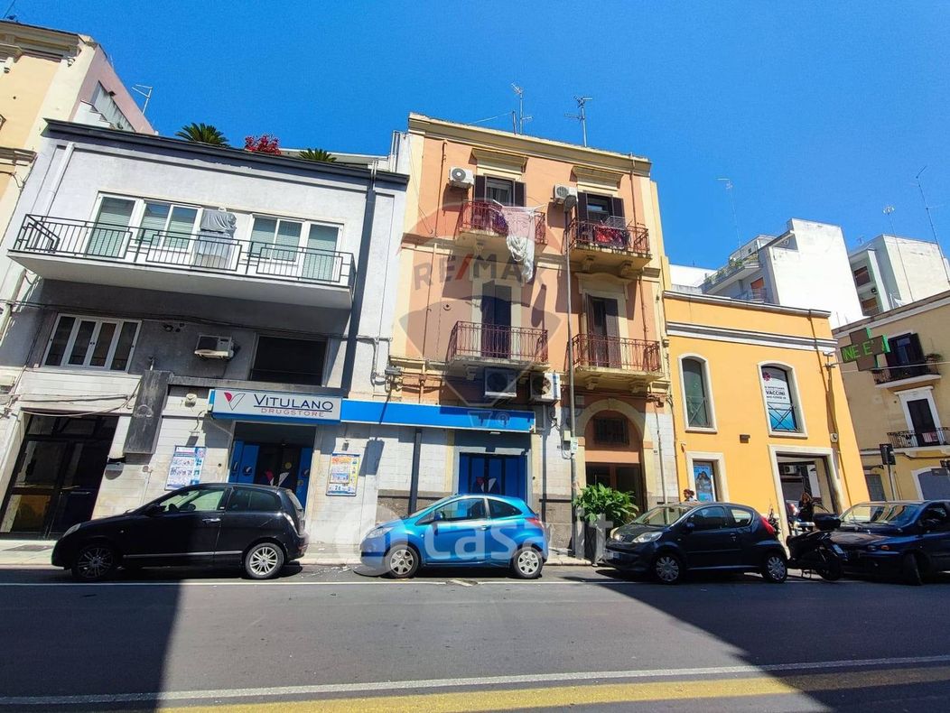 Casa indipendente in Vendita in Via Francesco Crispi 101 a Bari