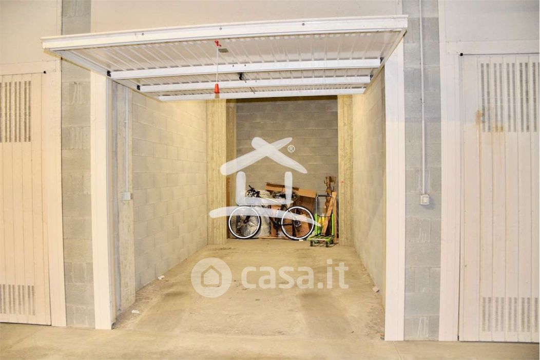 Garage/Posto auto in Vendita in Via Issiglio 51 a Torino