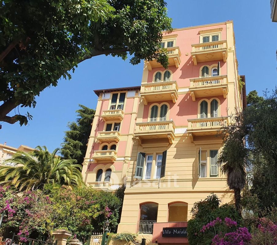 Appartamento in Vendita in Via Nuvoloni a Sanremo