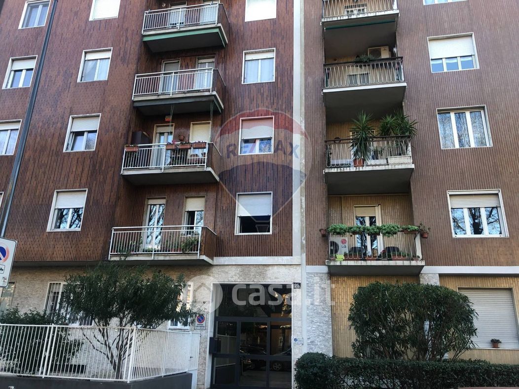 Appartamento in Vendita in Viale Paolo Onorato Vigliani 25 a Milano
