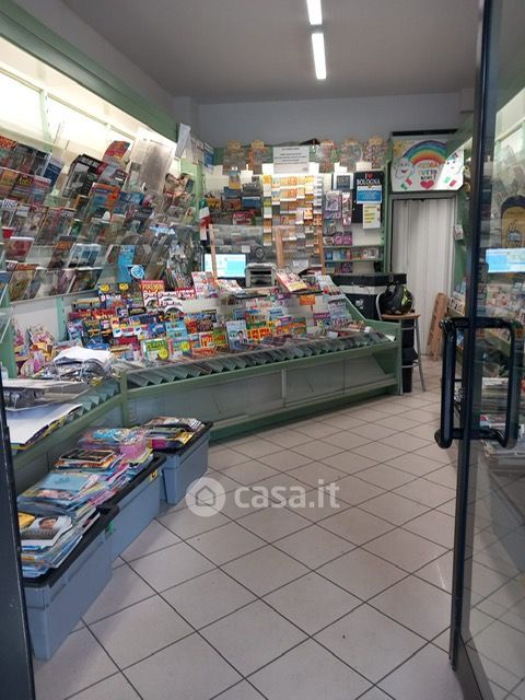 Negozio/Locale commerciale in Vendita in Via della Croce Coperta a Bologna