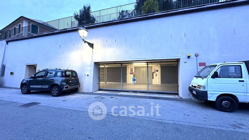 Garage/Posto auto in Vendita in Via Sant'Ilario a Genova