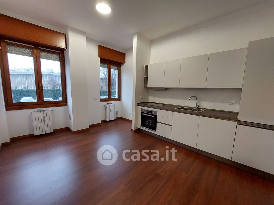Appartamento in Vendita in Via Mincio 18 a Milano