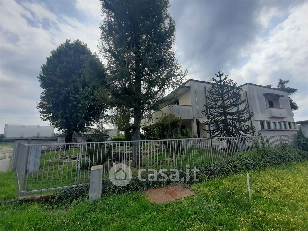 Villa in Affitto in Via Pasubio 40 a Mornago