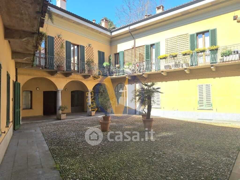 Appartamento in Vendita in Via Robarello 11 a Varese