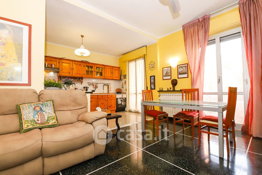 Appartamento in Vendita in Via Walter Ulanowski a Genova