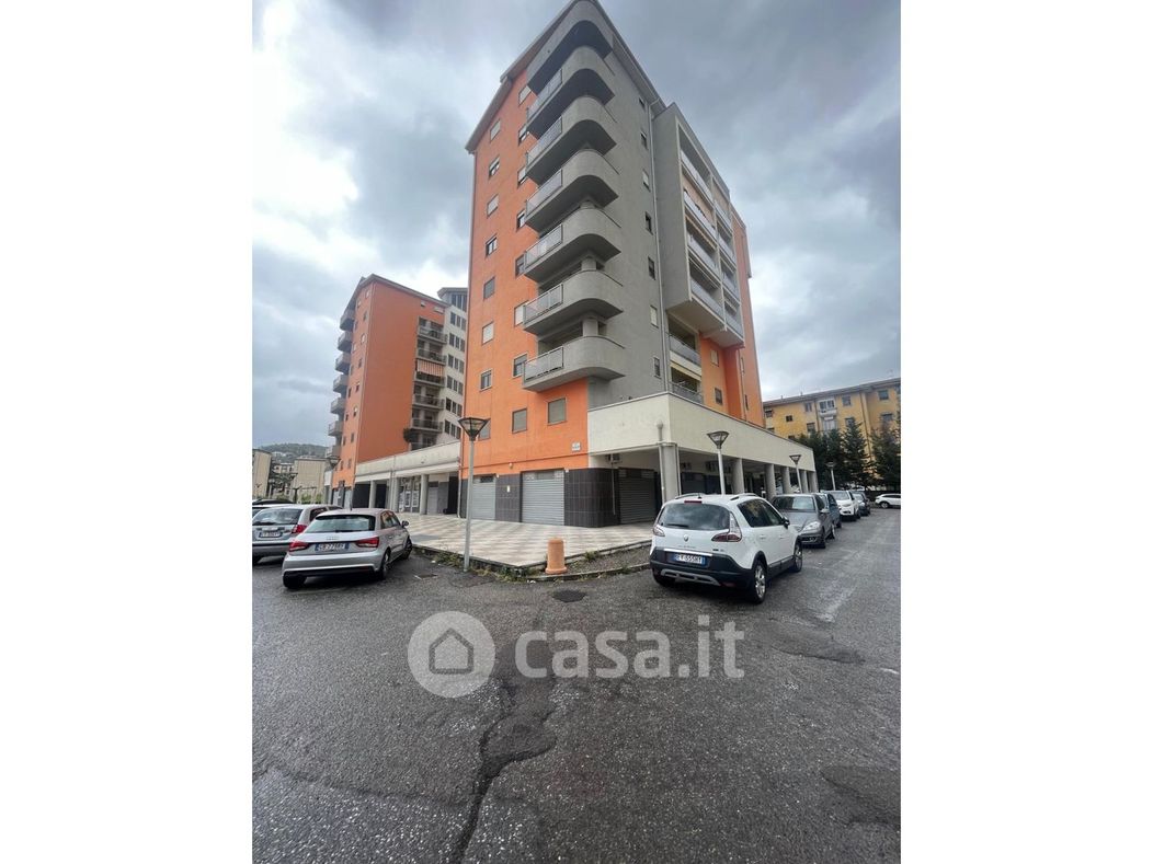 Appartamento in Vendita in Via Giuseppe Peppino Impastato 19 a Cosenza