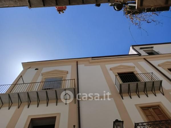 Appartamento in Vendita in Piazza del Monte di Pietà a Palermo