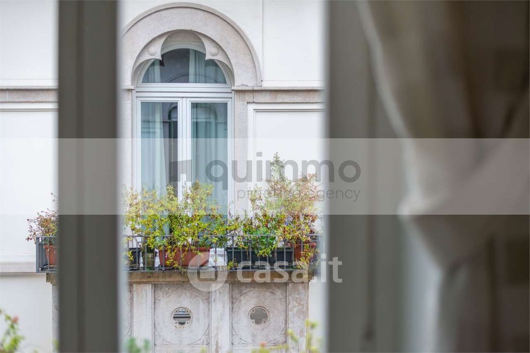 Villa in Vendita in Via Fratelli Bronzetti 35 a Milano
