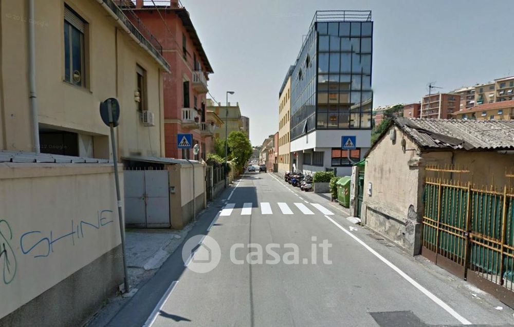 Ufficio in Affitto in Viale Cembrano a Genova