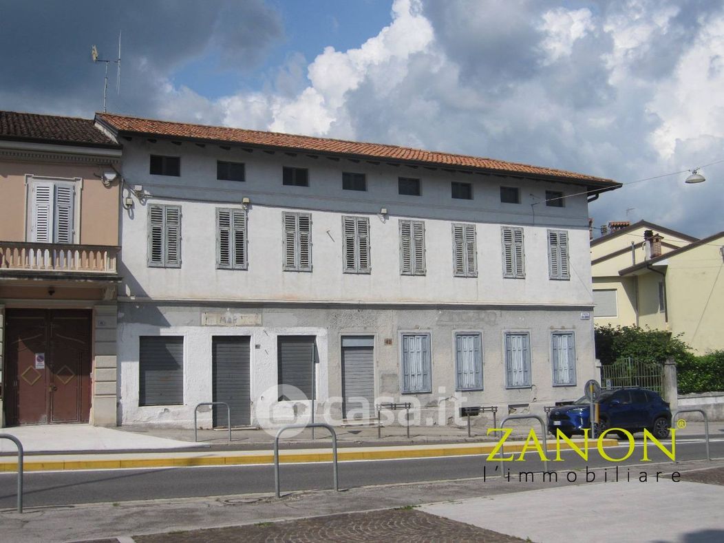 Palazzo in Vendita in Piazza San Giorgio 42 a Gorizia