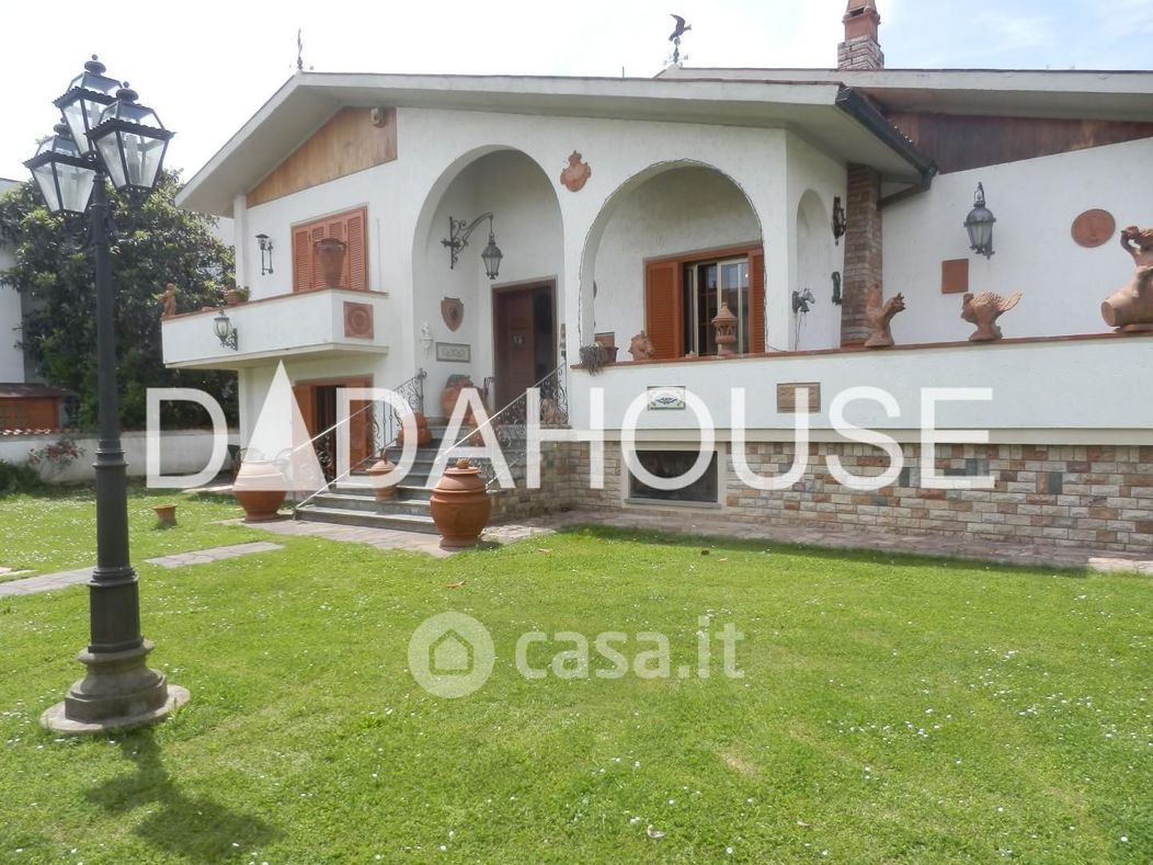 Villa in Vendita in Via Giorgio Perlasca 56121 a Pisa