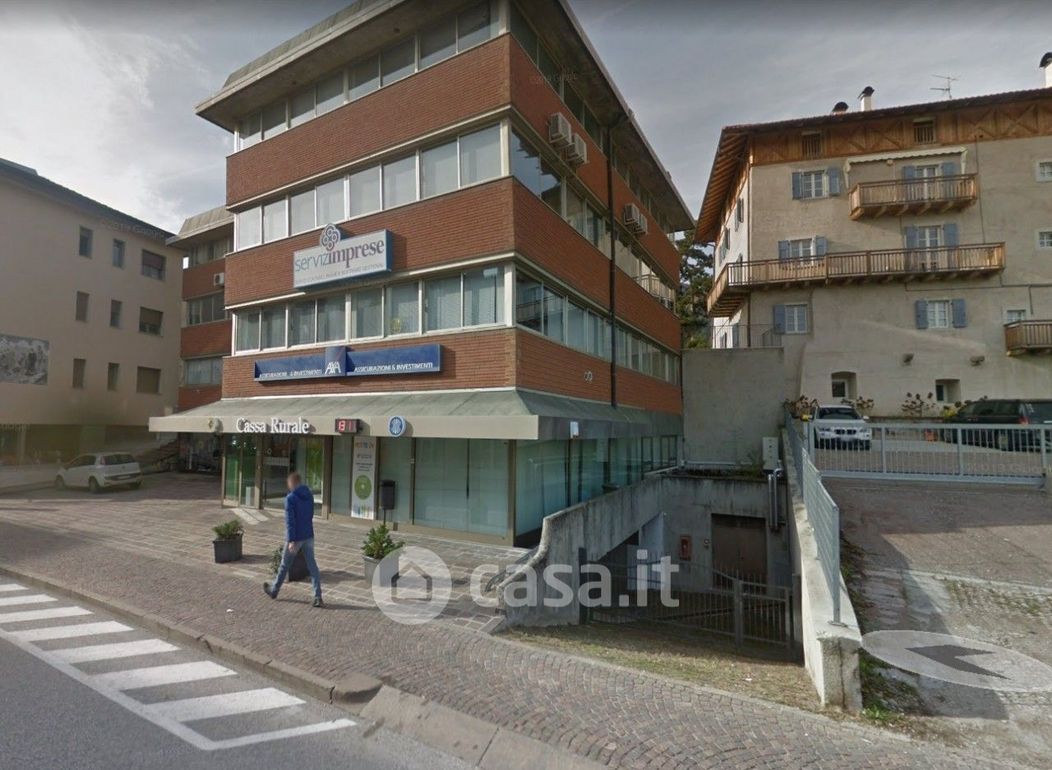 Negozio/Locale commerciale in Affitto in Viale Alcide De Gasperi a Cles