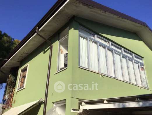Casa Bi/Trifamiliare in Vendita in Via Cignaroli a Castelnuovo del Garda