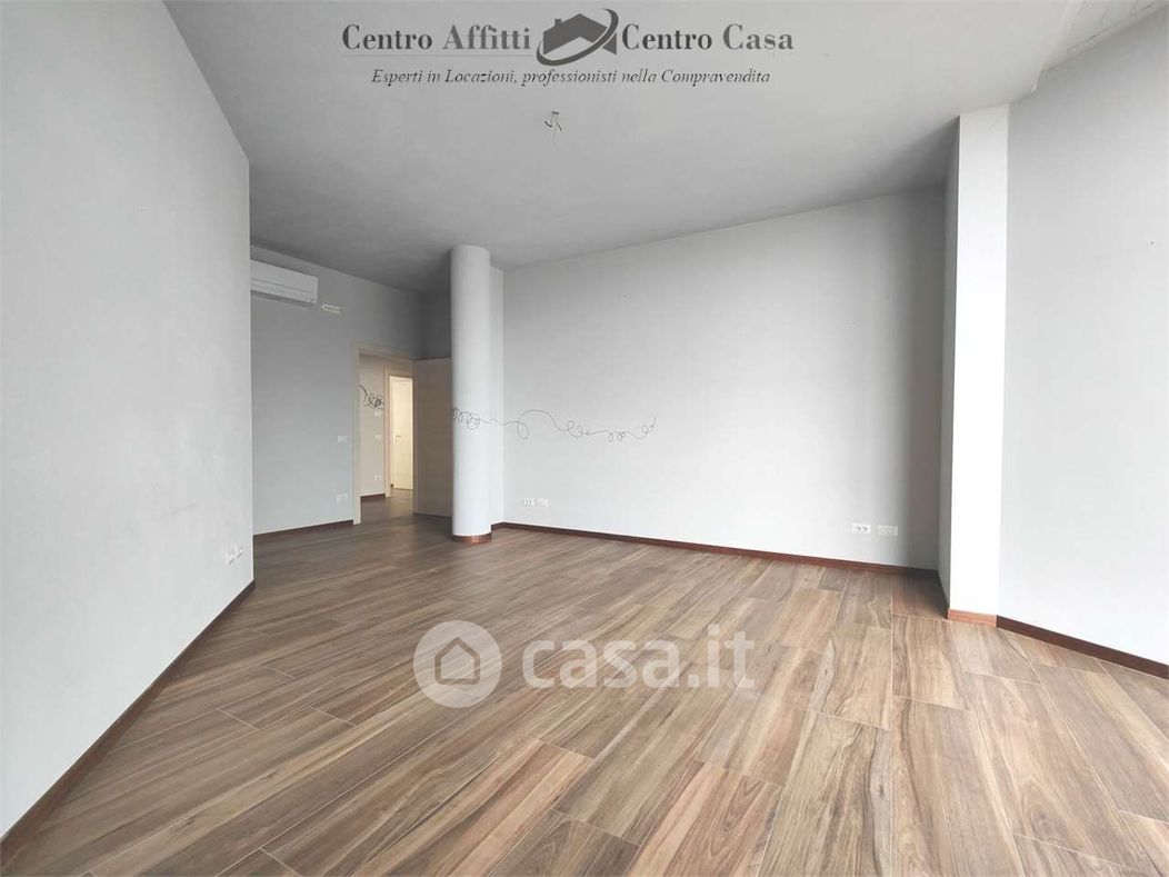 Ufficio in Affitto in Via Martiri Lunatesi a Capannori