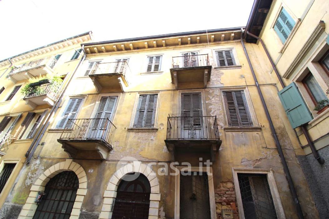 Casa indipendente in Vendita in Vicolo Quadrelli a Verona