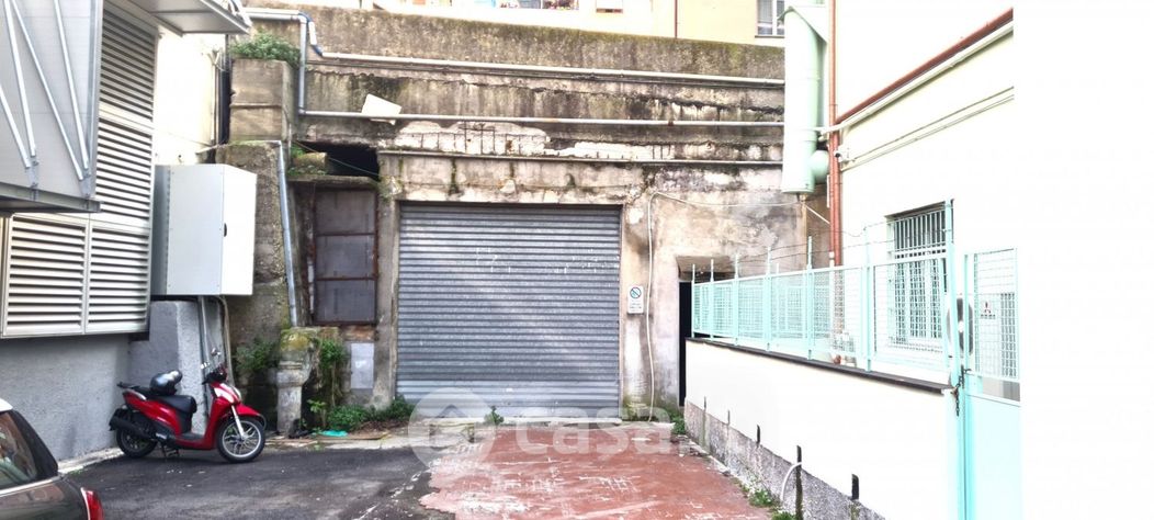 Garage/Posto auto in Vendita in Via Tortona 7 a Genova