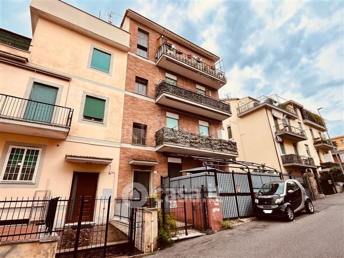 Appartamento in Vendita in Via Fosso del Poggio a Roma