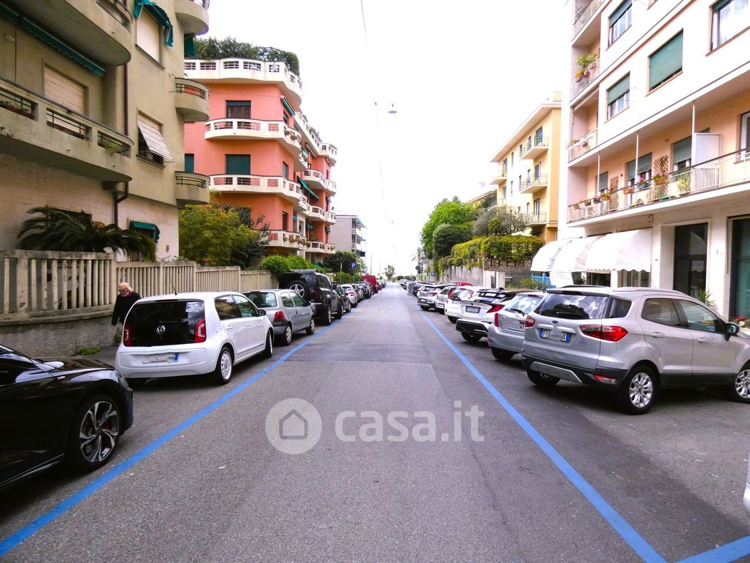 Garage/Posto auto in Vendita in Via Giacomo Medici del Vascello a Genova