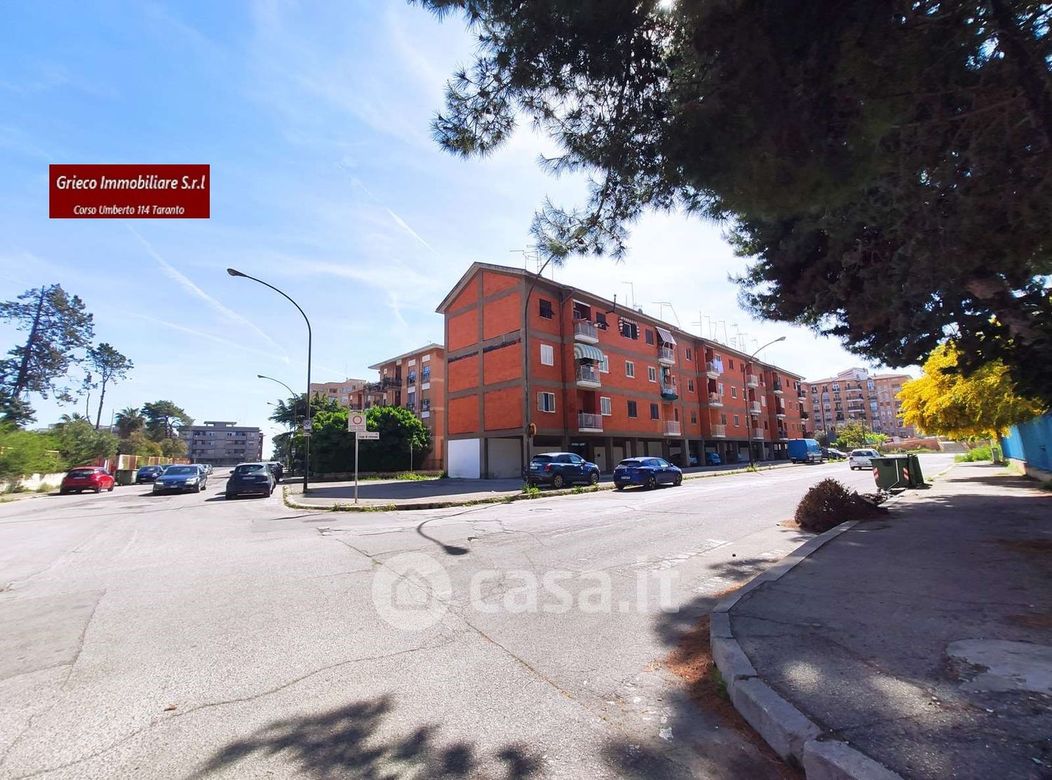 Appartamento in Vendita in Via Lago di Viverone 16 a Taranto