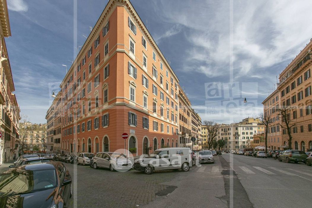 Appartamento in Vendita in Via Luigi Santini 7 a Roma