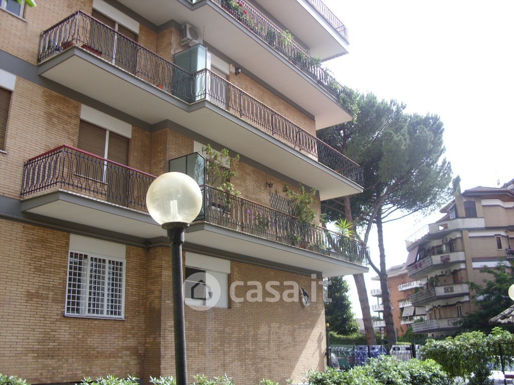Appartamento in Vendita in Via Giulio Curioni a Roma