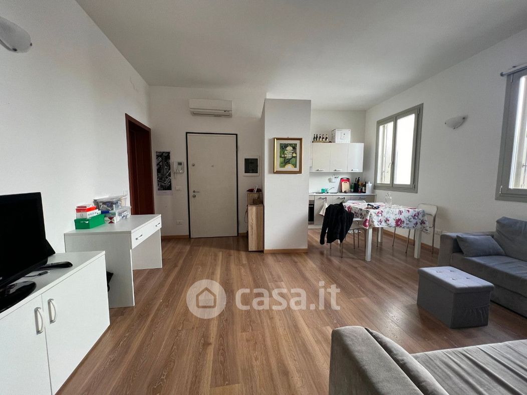 Appartamento in Vendita in Via Giuseppe Garibaldi a Ferrara