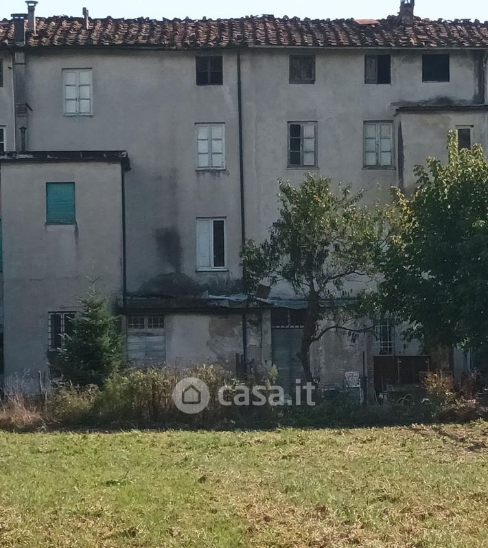 Casa indipendente in Vendita in Viale Giacomo Puccini 600 a Lucca