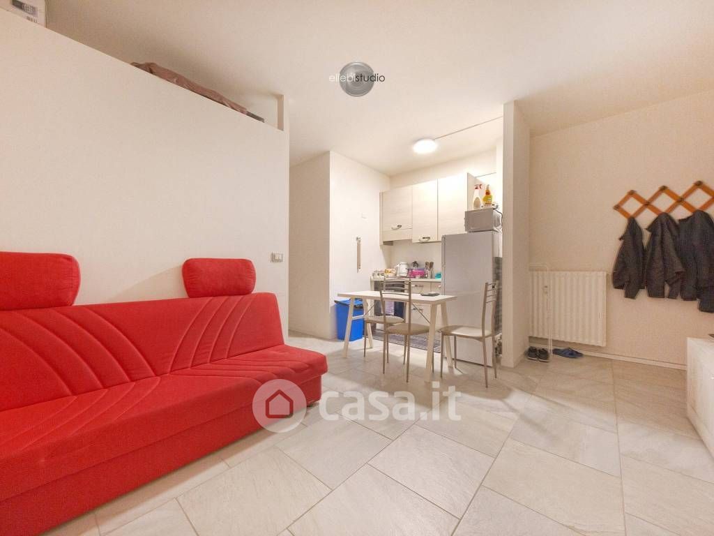 Appartamento in Affitto in Via Caldera a Milano